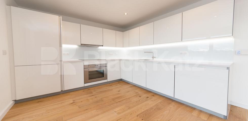 			NEW INSTRUCTION!, 2 Bedroom, 1 bath, 1 reception Apartment			 MURRAIN ROAD, FINSBURY PARK
